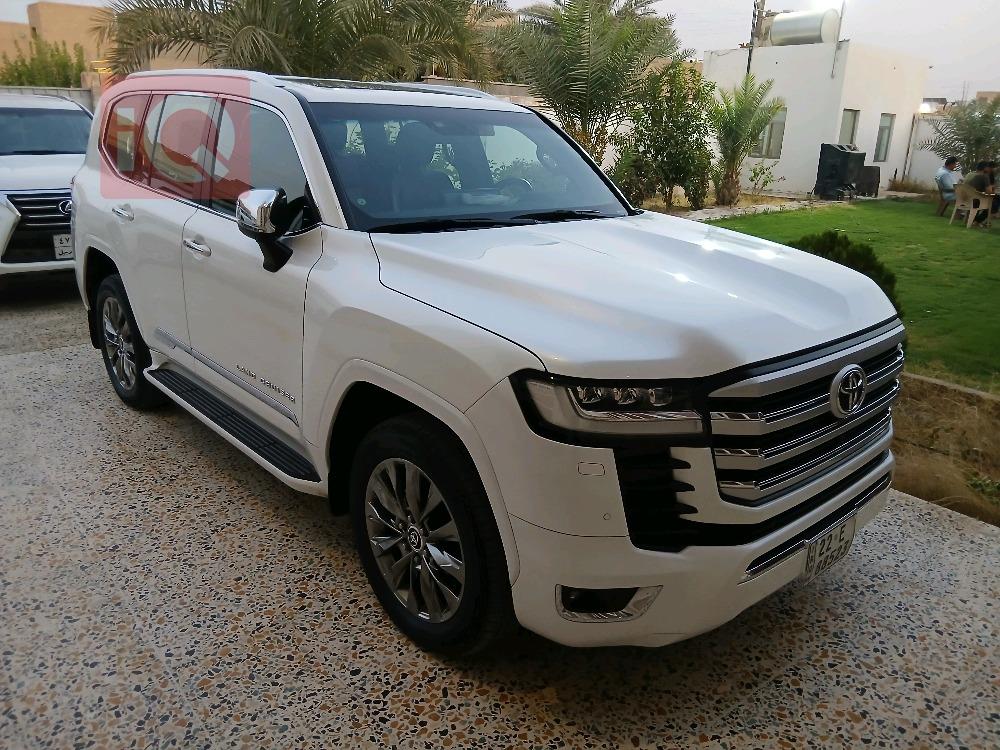 تۆیۆتا لاند کروزەر